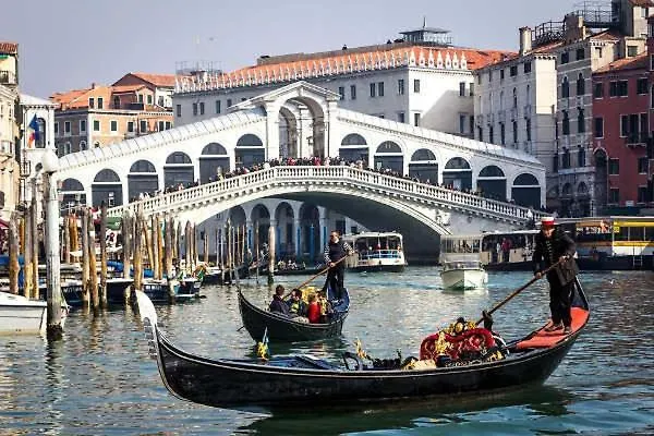 Homestay Blue Venice Hotel